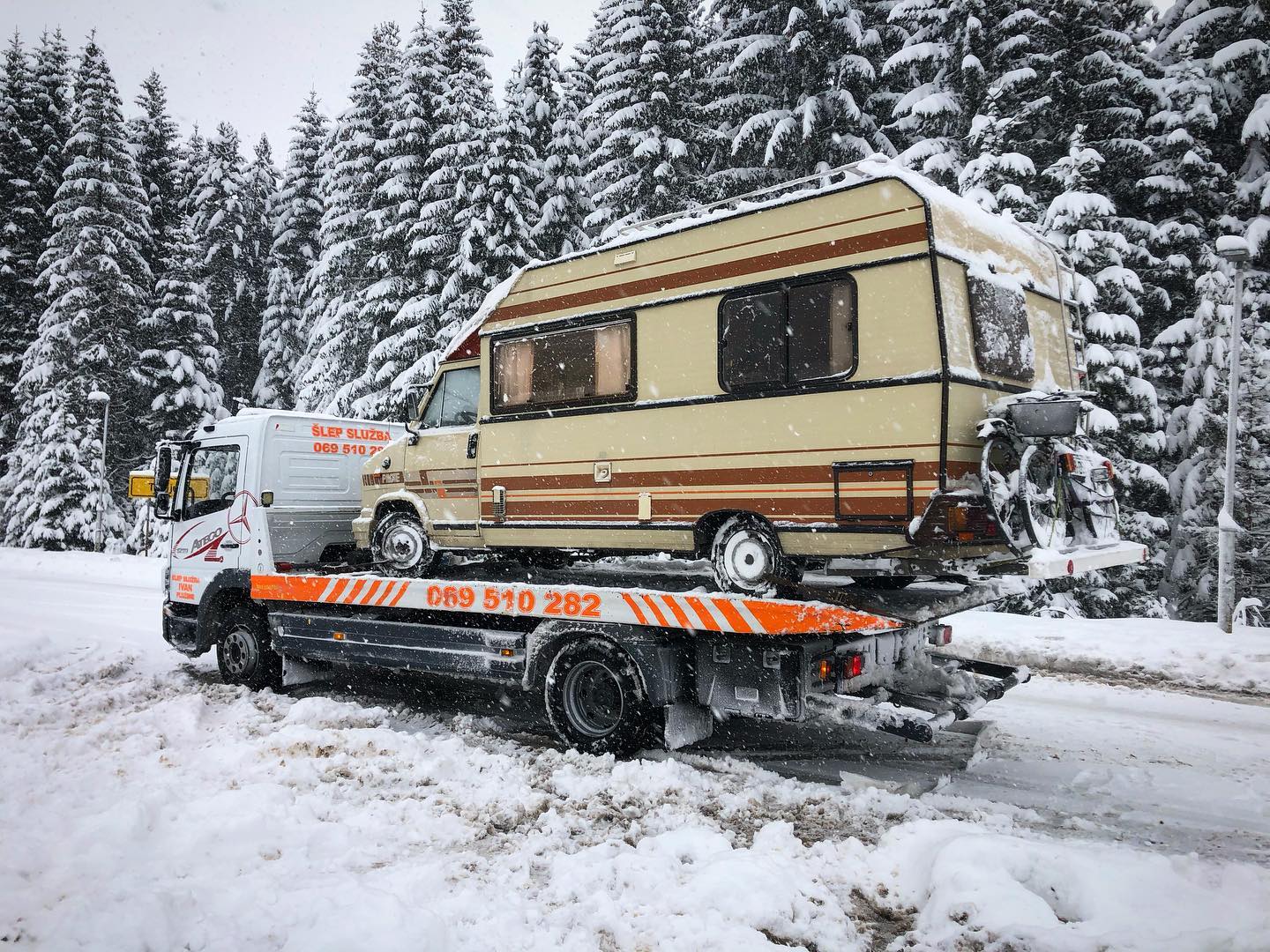 slep_sluzba_niksic_pluzine_1609013090_2472903497159691277_7291253832